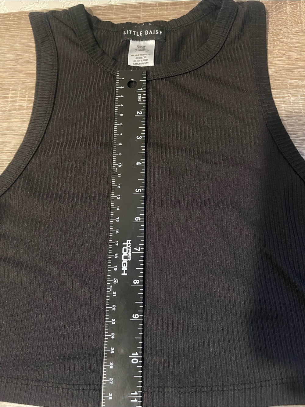 Black Ribbed Cropped Tank - Picture 4 of 5